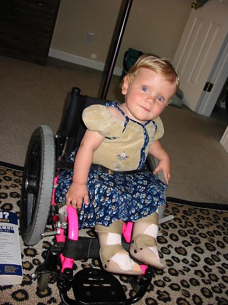 1-07.JPG - The first pic of Kika with her new wheelchair.