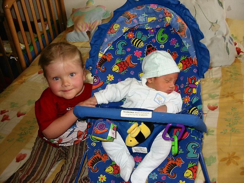 3-16.JPG - Kika making friends