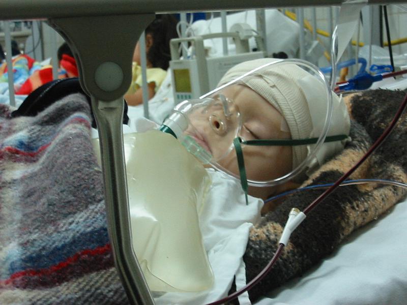 4-14.jpg - After the second operation that was done to stop the hemorrhaging. They also did a blood transfusion and then temporarily had her in the intensive care room for a couple of hours of observation.