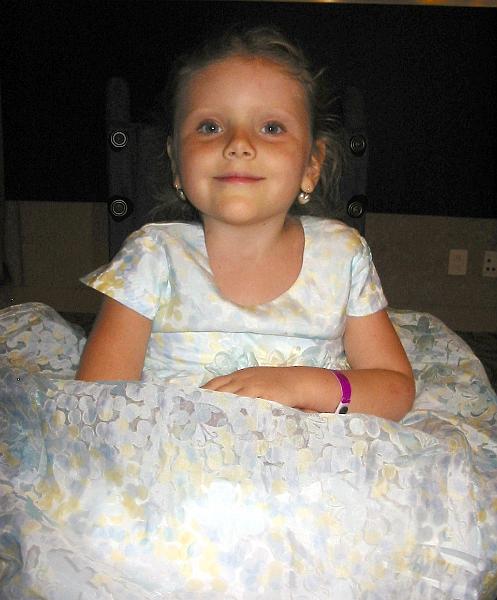 6-38.JPG - Such a nice dress